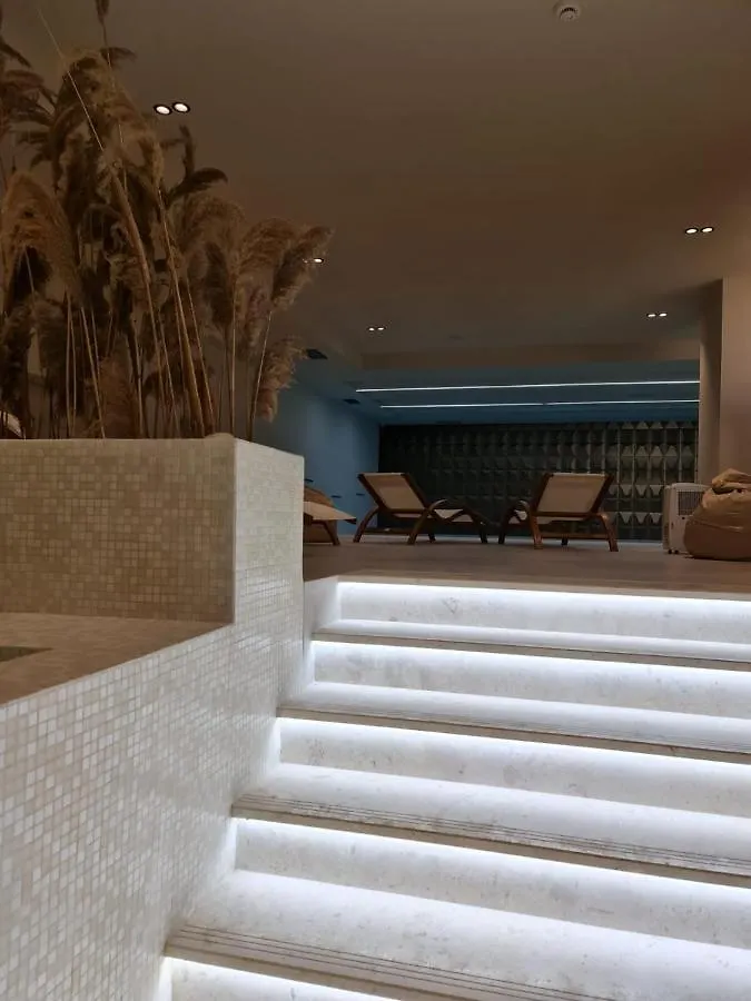 ****  Radhimë Orik Hotel & Spa אלבניה